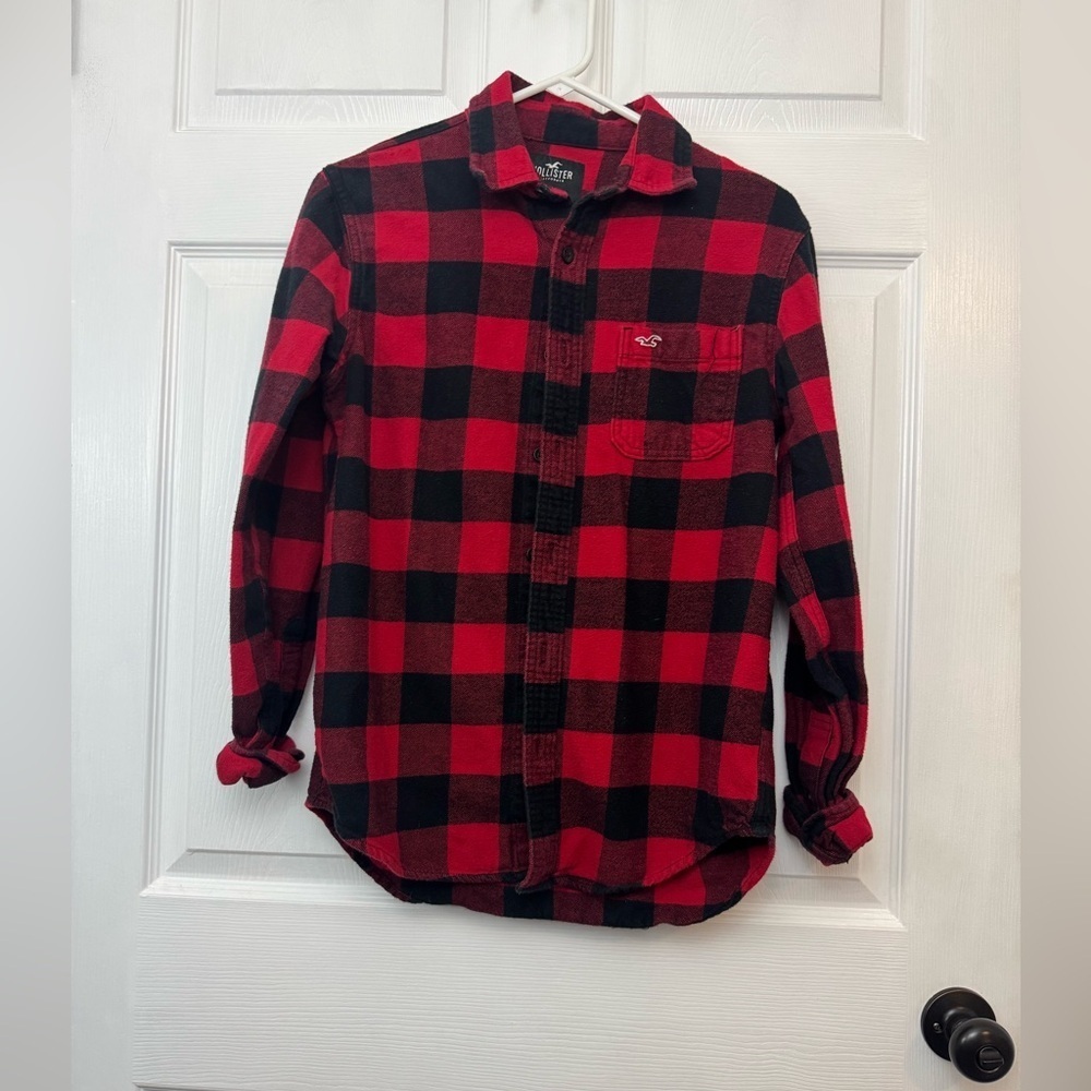 Hollister Red and Black Checkered Men's Shirt